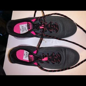 Women’s Nike sneakers